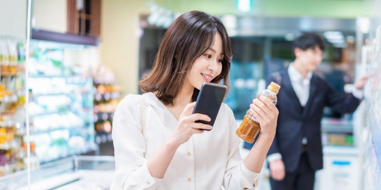 ビジネスパーソンの88%が日ごろからYouTubeを利用しており、その内、購買行動にYouTubeが影響したと回答した人は40代で60%越。