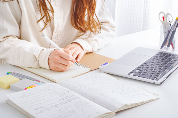 マーケティングの勉強法7選｜実務で使えるスキルの身につけ方