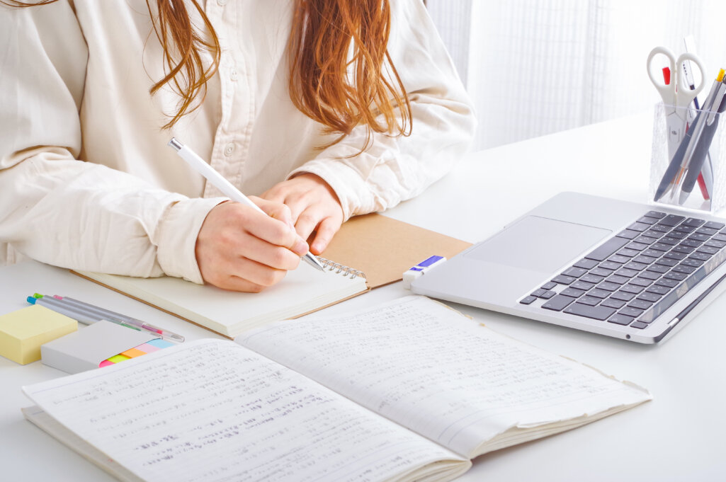 マーケティングの勉強法7選｜実務で使えるスキルの身につけ方